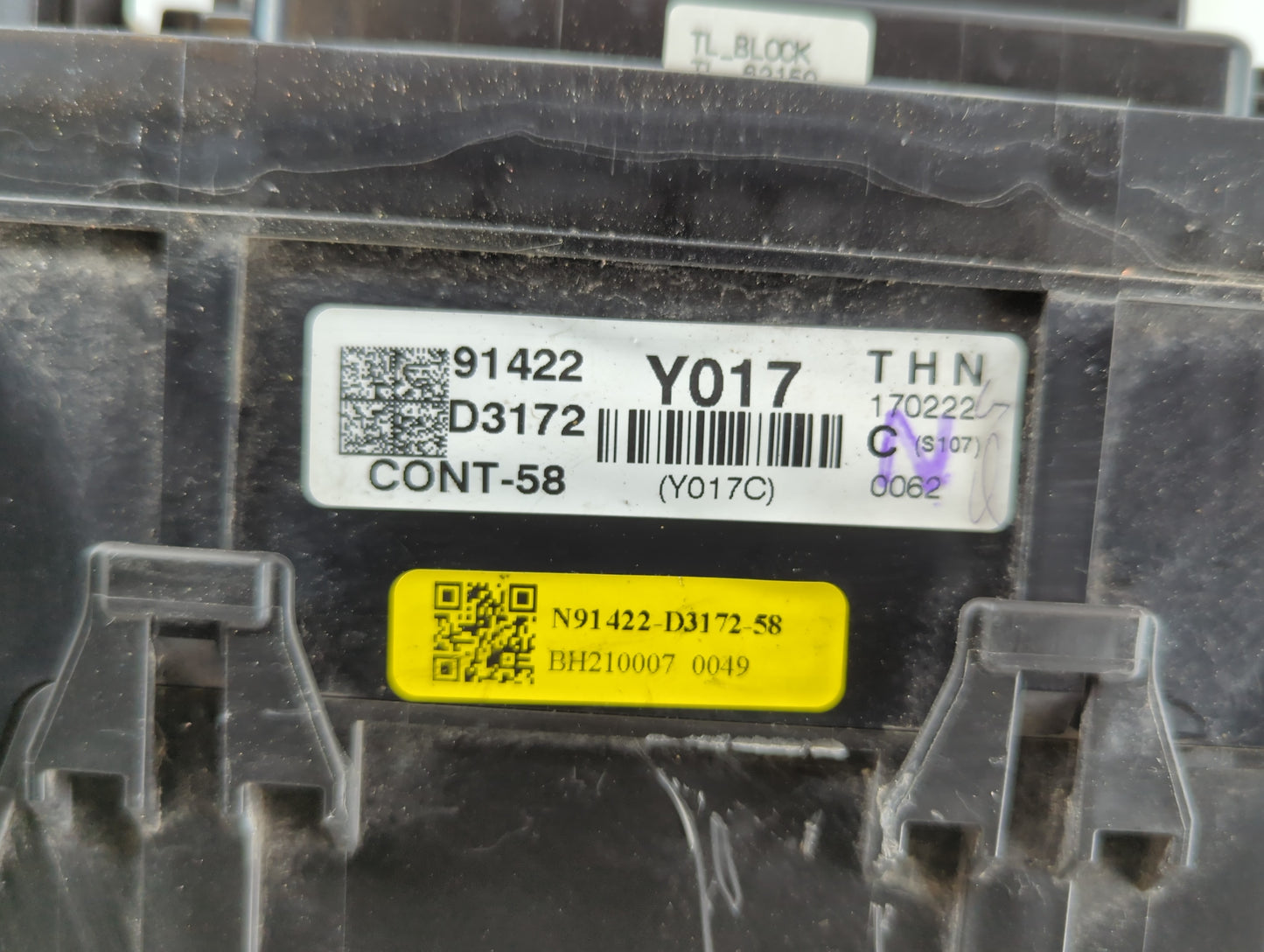 2016-2018 Hyundai Tucson Fusebox Fuse Box Panel Relay Module P/N:91422 D3172 BH210007 0049 Fits Fits 2016 2017 2018 OEM Used