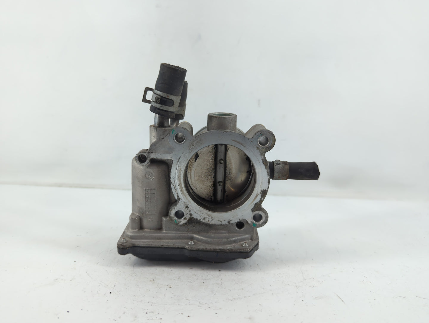 2016-2018 Hyundai Tucson Throttle Body P/N:35100-2B340 Fits Fits 2015 2016 2017 2018 2019 2020 2021 2022 OEM Used Auto Parts