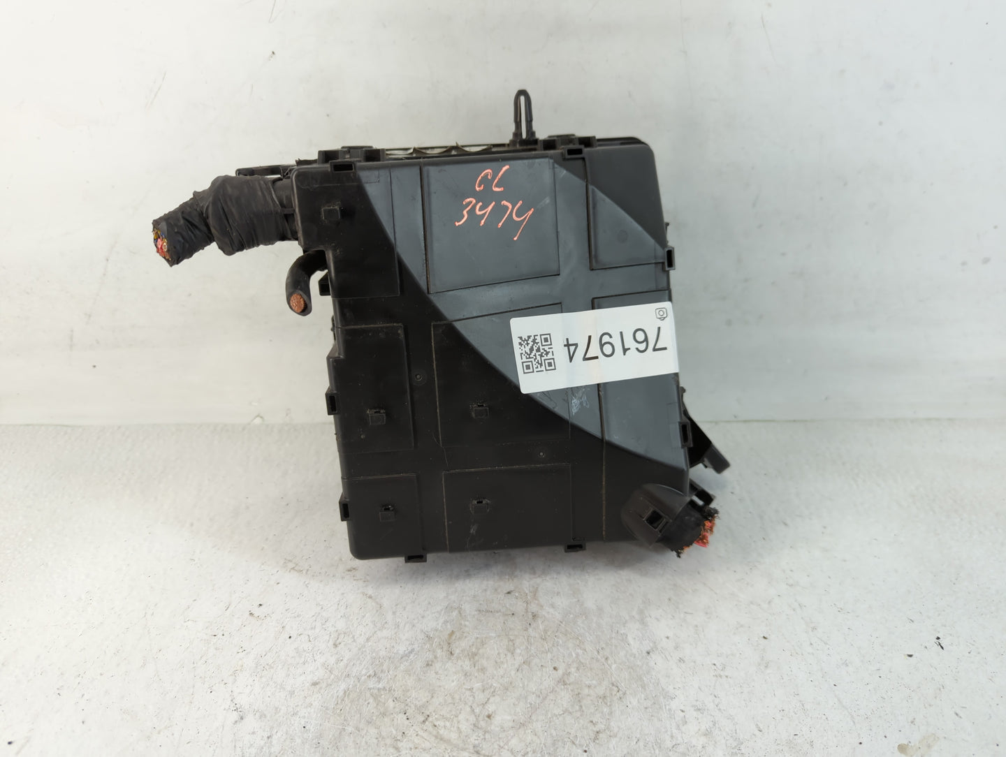 2016-2018 Hyundai Tucson Fusebox Fuse Box Panel Relay Module P/N:N91431-D3162-57 Fits Fits 2016 2017 2018 OEM Used Auto Part