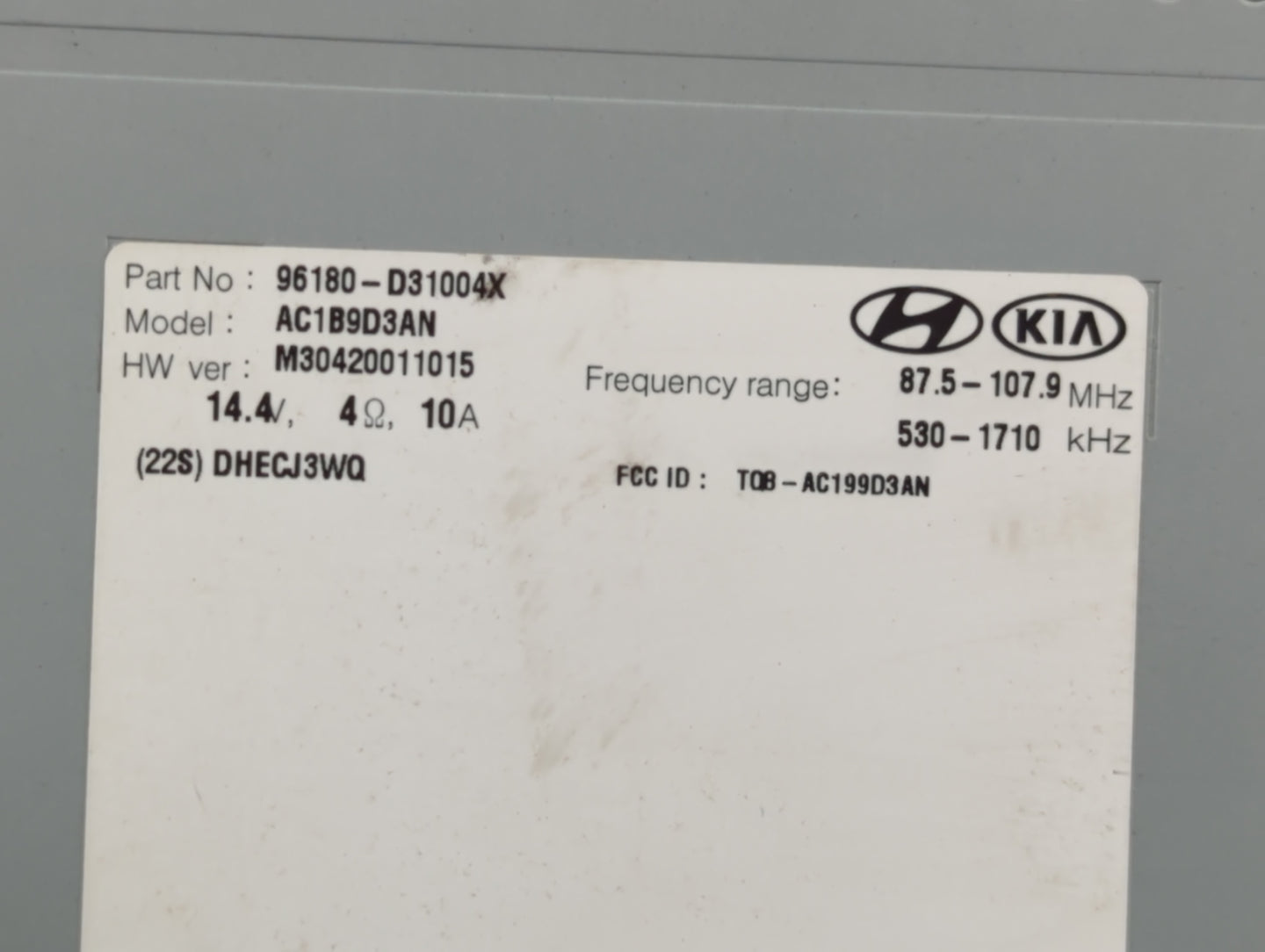 2016-2017 Hyundai Tucson Radio AM FM Cd Player Receiver Replacement P/N:96180-D31004X Fits Fits 2016 2017 OEM Used Auto Part