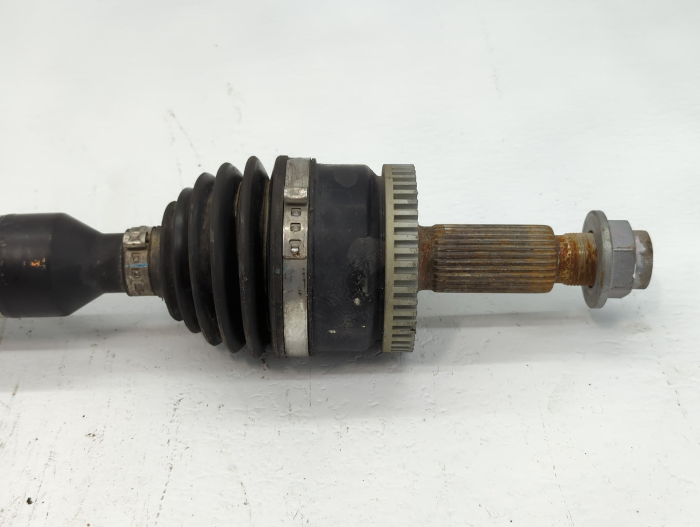 2016-2018 Hyundai Tucson Axle Shaft Front Driver Cv C/v - Oemusedautoparts1.com