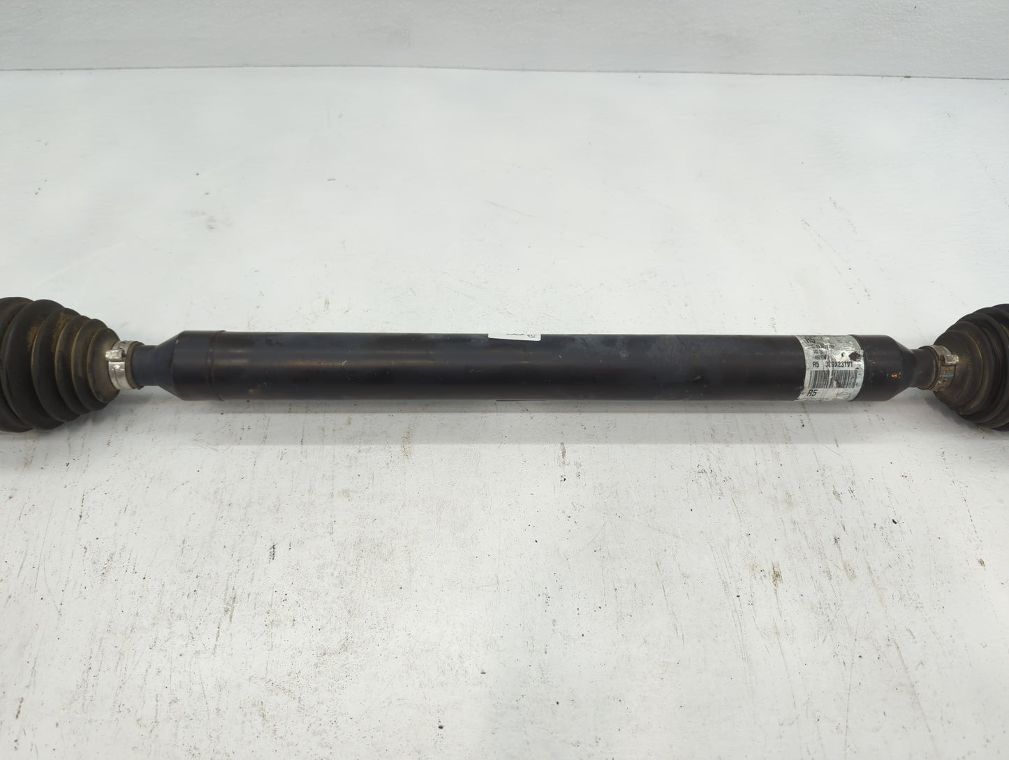 2016-2018 Hyundai Tucson Axle Shaft Front Driver Cv C/v - Oemusedautoparts1.com