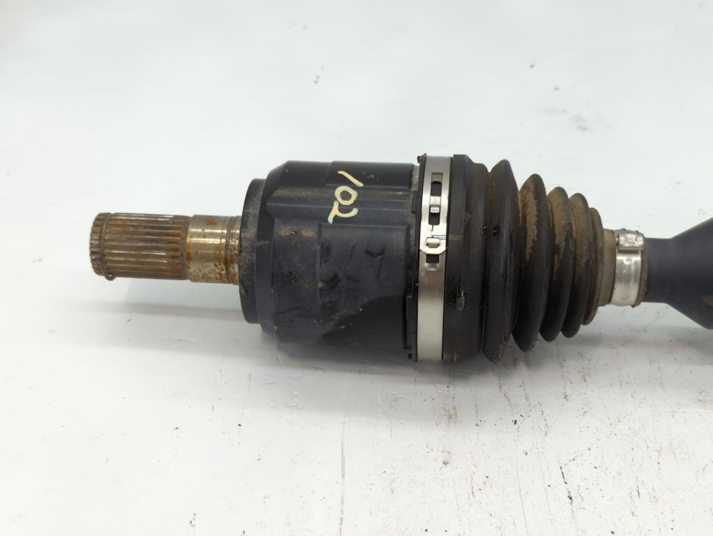 2016-2018 Hyundai Tucson Axle Shaft Front Driver Cv C/v - Oemusedautoparts1.com