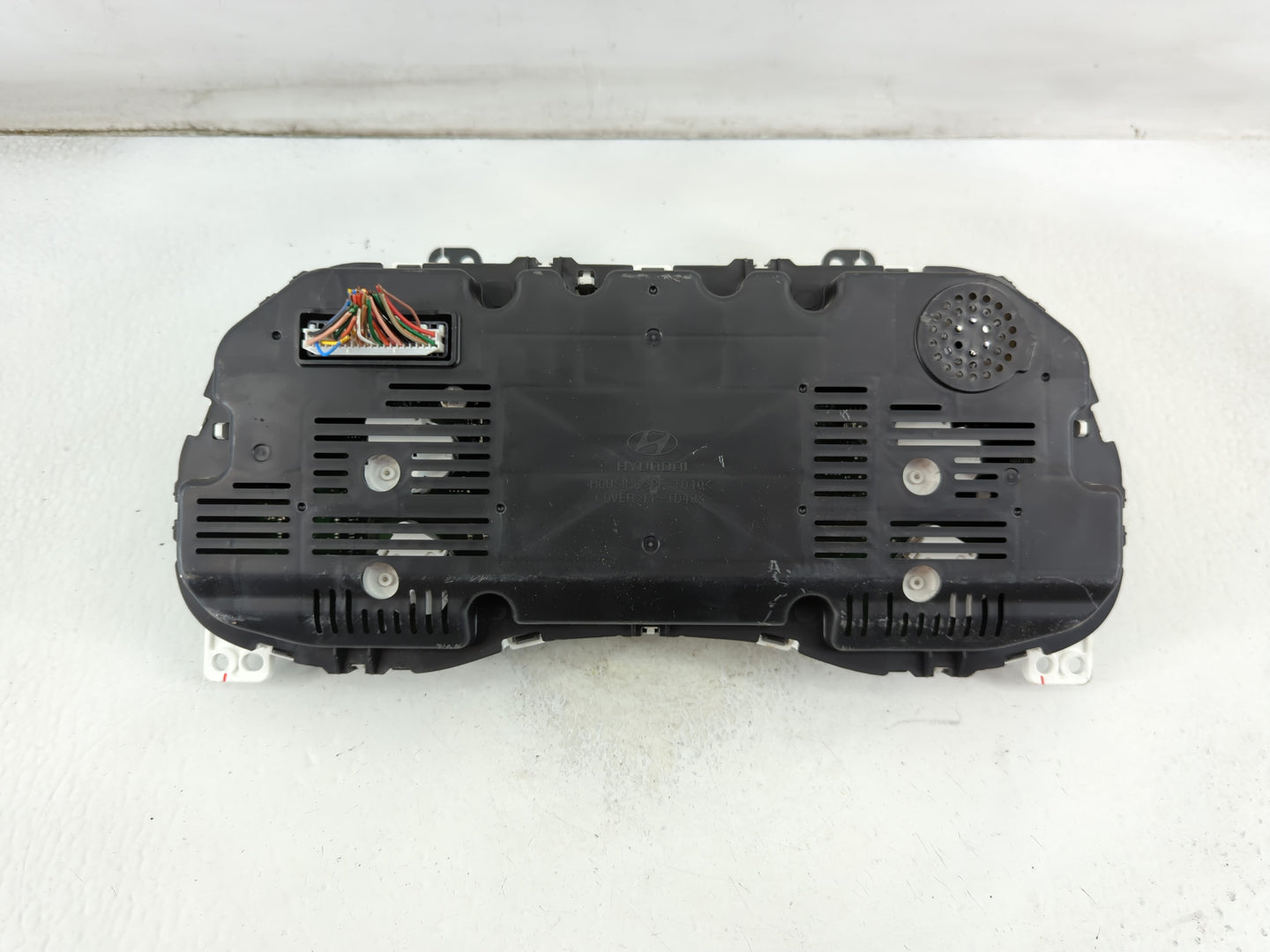 2016-2017 Hyundai Tucson Instrument Cluster Speedometer Gauges P/N:94001-D3181 Fits Fits 2016 2017 OEM Used Auto Parts - Oem
