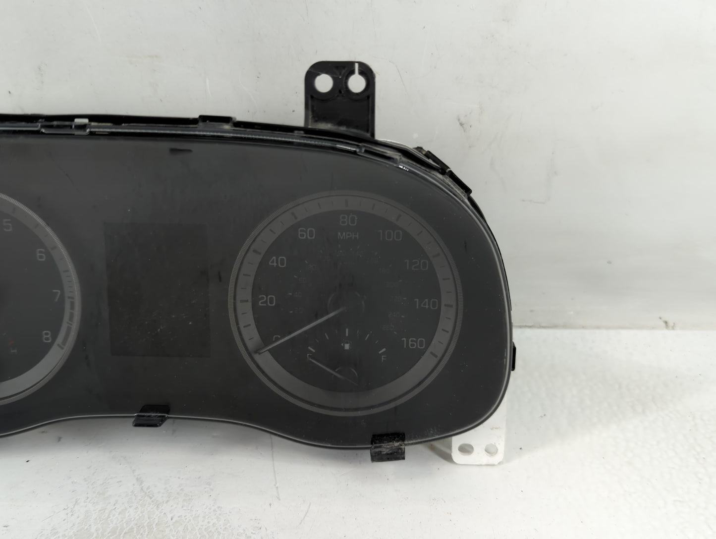 2016-2017 Hyundai Tucson Instrument Cluster Speedometer Gauges P/N:94001-D23172 Fits Fits 2016 2017 OEM Used Auto Parts - Oe