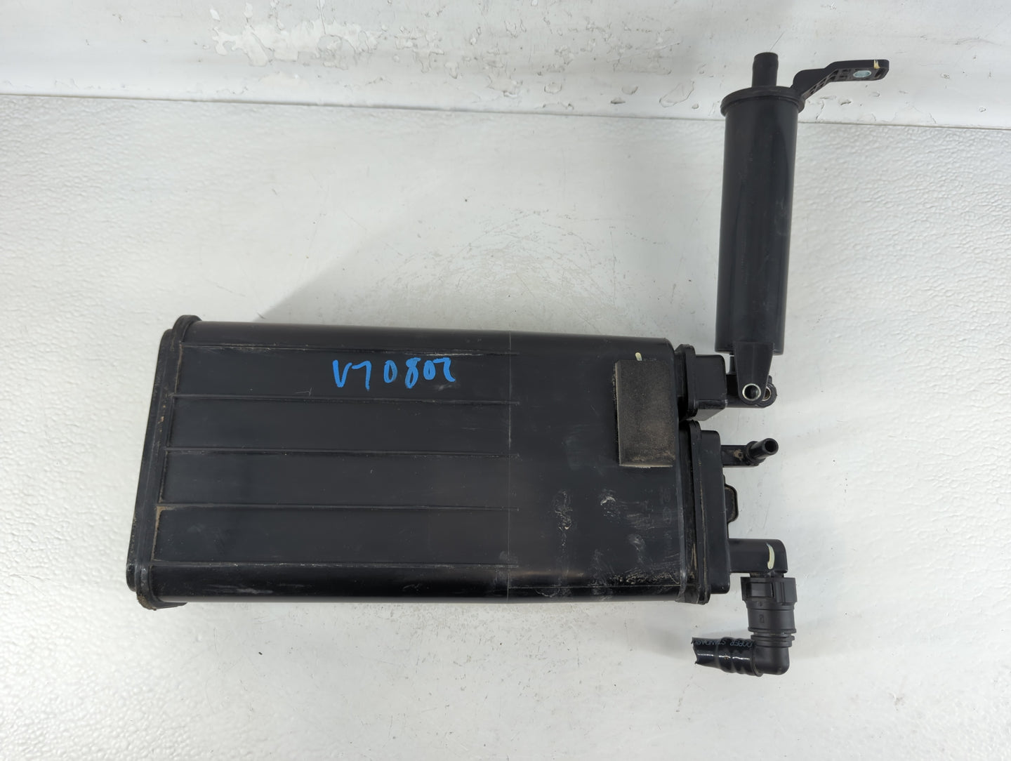 2017 Hyundai Tucson Fuel Vapor Charcoal Canister 913848 - Oemusedautoparts1.com