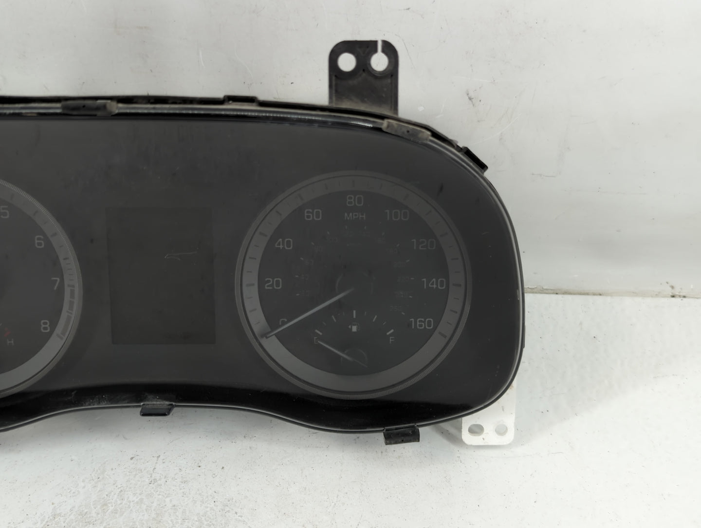 2016-2017 Hyundai Tucson Instrument Cluster Speedometer Gauges P/N:94001-D3172 Fits Fits 2016 2017 OEM Used Auto Parts - Oem
