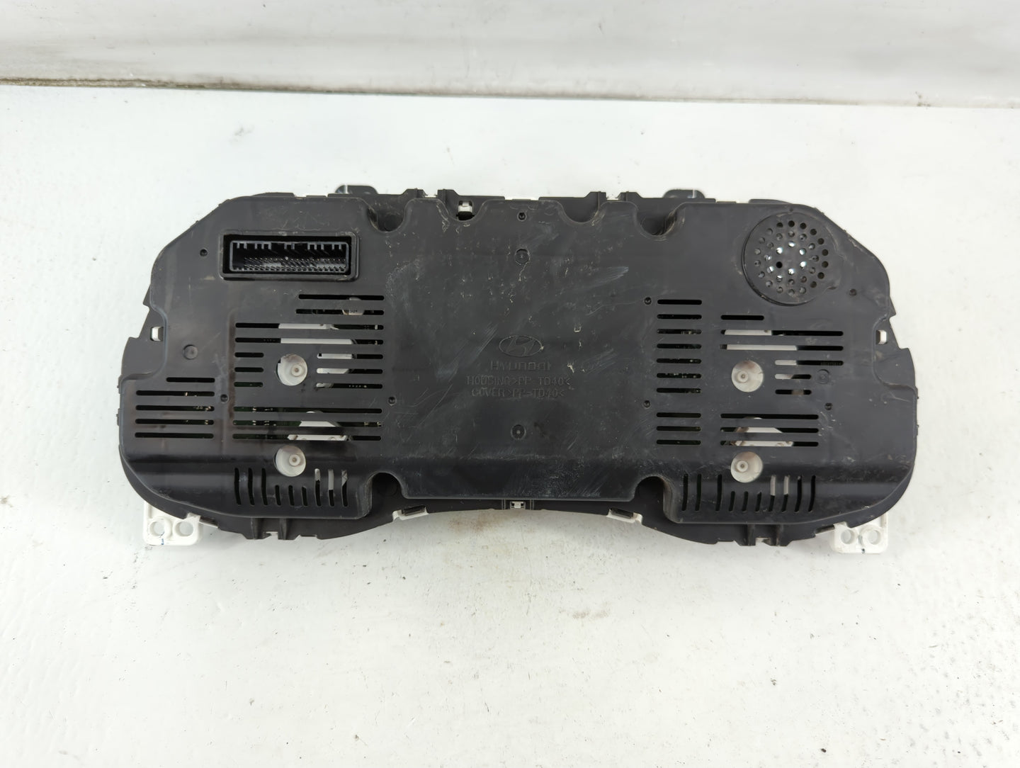 2016-2017 Hyundai Tucson Instrument Cluster Speedometer Gauges P/N:94001-D3172 Fits Fits 2016 2017 OEM Used Auto Parts - Oem