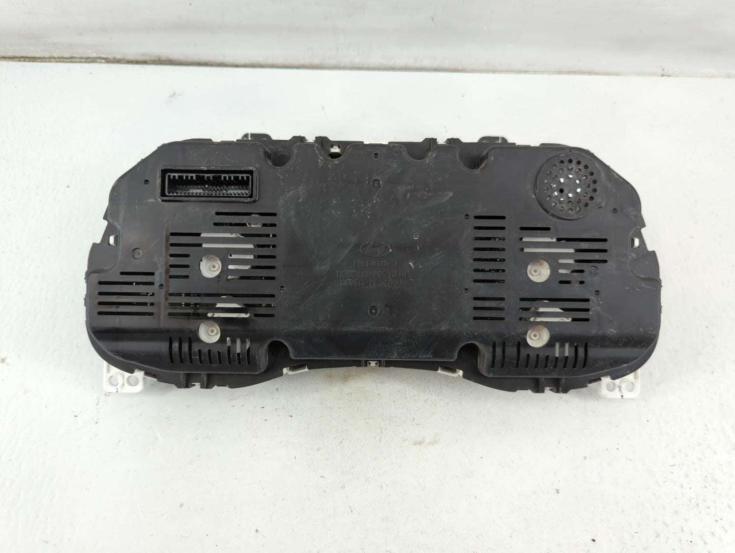 2016-2017 Hyundai Tucson Instrument Cluster Speedometer Gauges P/N:94001-D3172 Fits Fits 2016 2017 OEM Used Auto Parts - Oem
