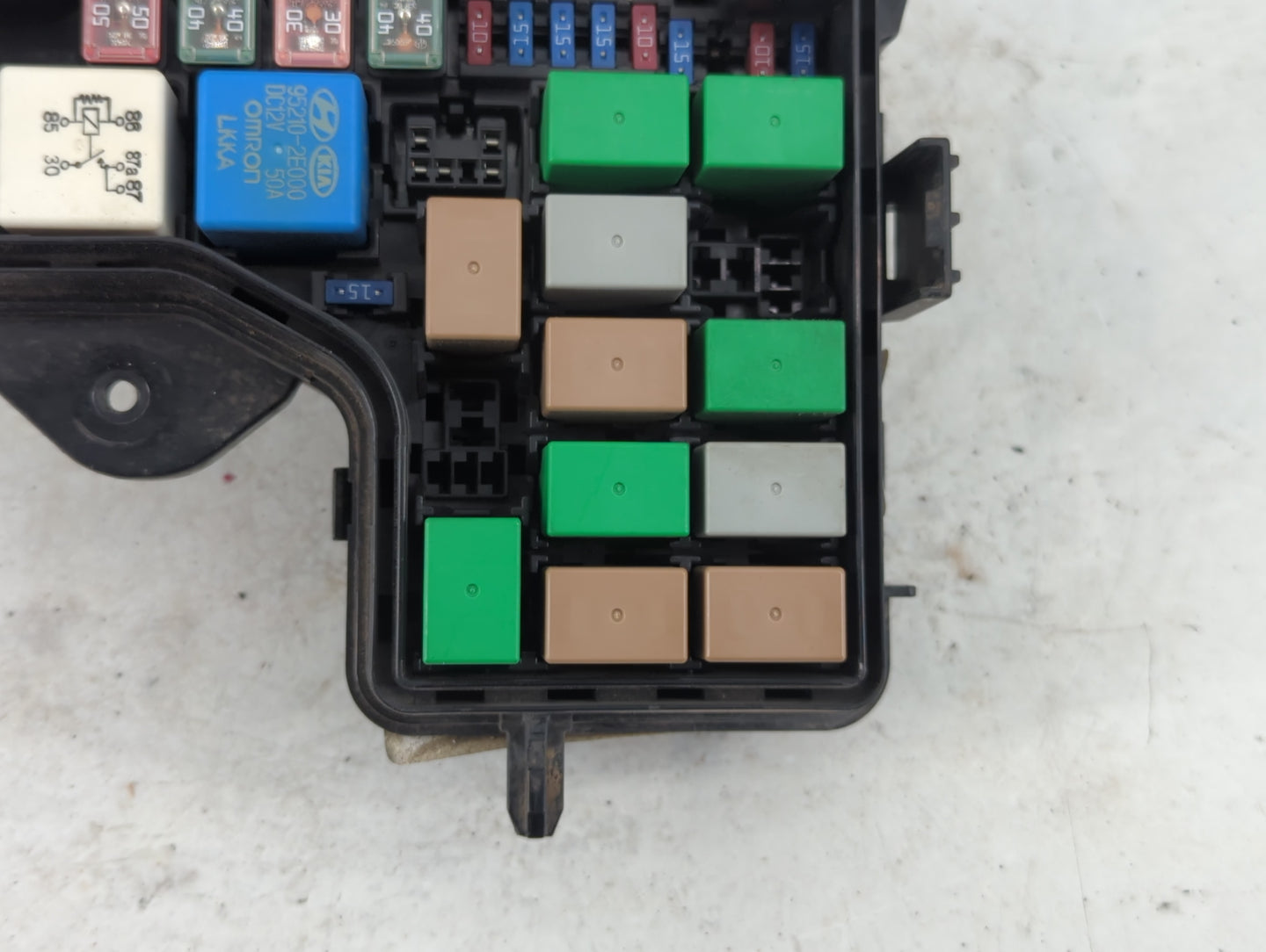 2016-2017 Hyundai Veloster Fusebox Fuse Box Panel Relay Module P/N:91941-2V420 Fits Fits 2016 2017 OEM Used Auto Parts - Oem