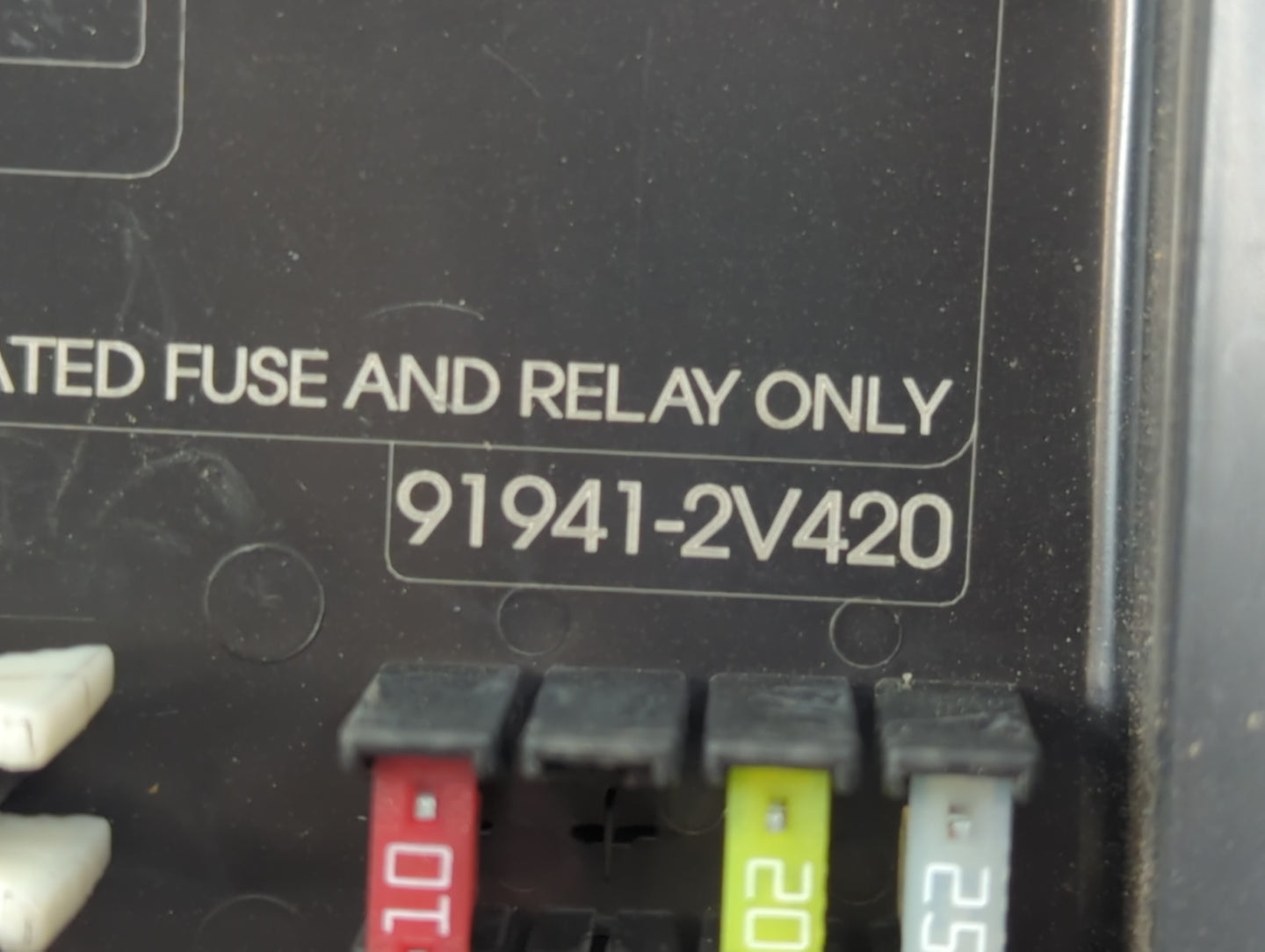 2016-2017 Hyundai Veloster Fusebox Fuse Box Panel Relay Module P/N:91941-2V420 Fits Fits 2016 2017 OEM Used Auto Parts - Oem