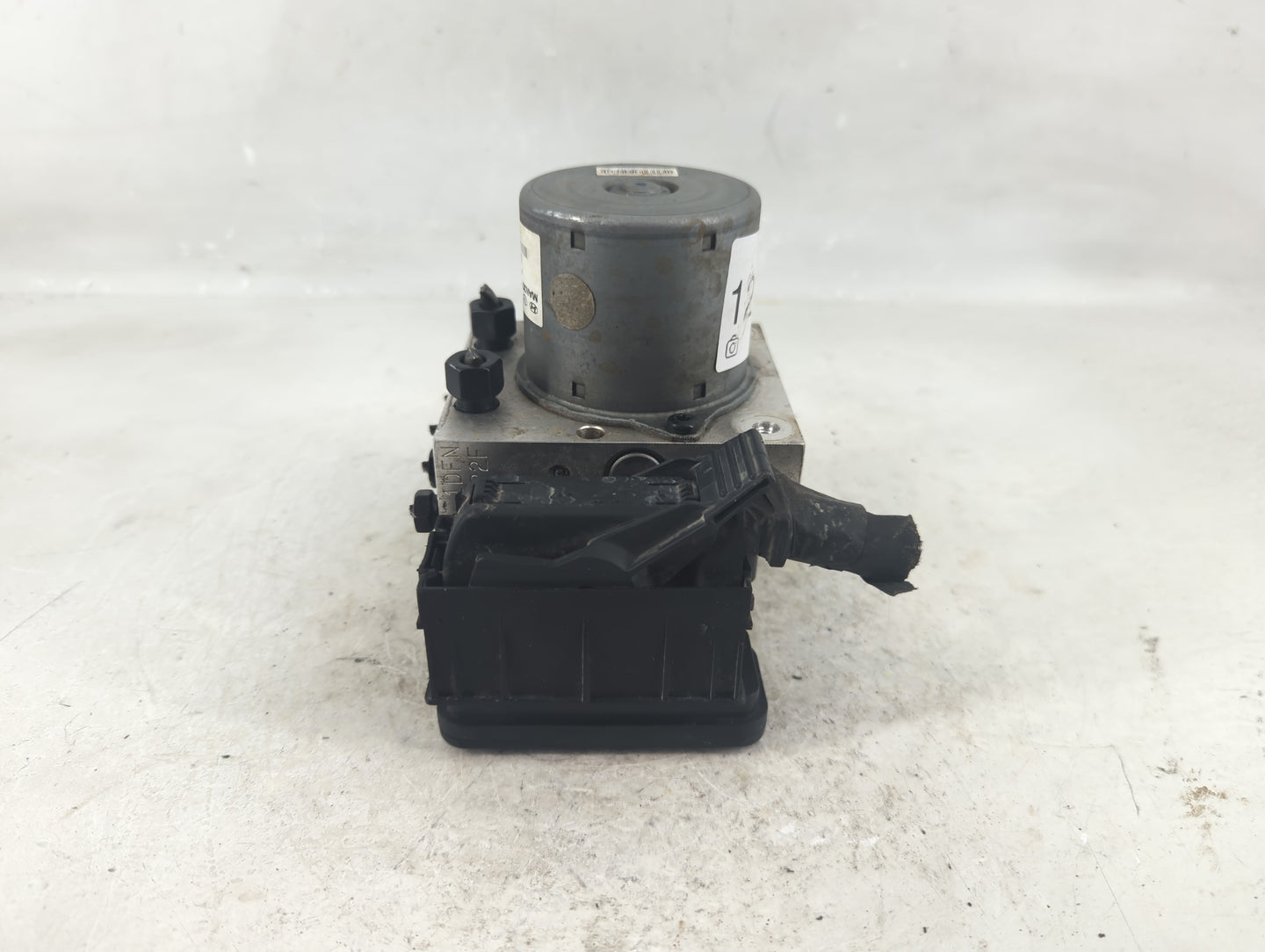 2015-2017 Hyundai Veloster ABS Pump Control Module Replacement P/N:58920-2V480 Fits Fits 2015 2016 2017 OEM Used Auto Parts 