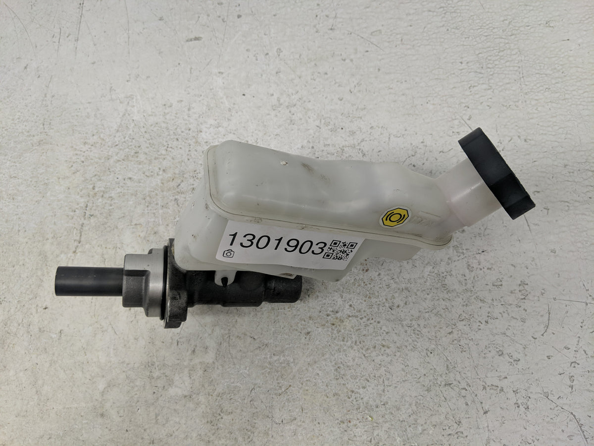 2012-2017 Hyundai Veloster Brake Master Cylinder 1301903 - Oemusedautoparts1.com