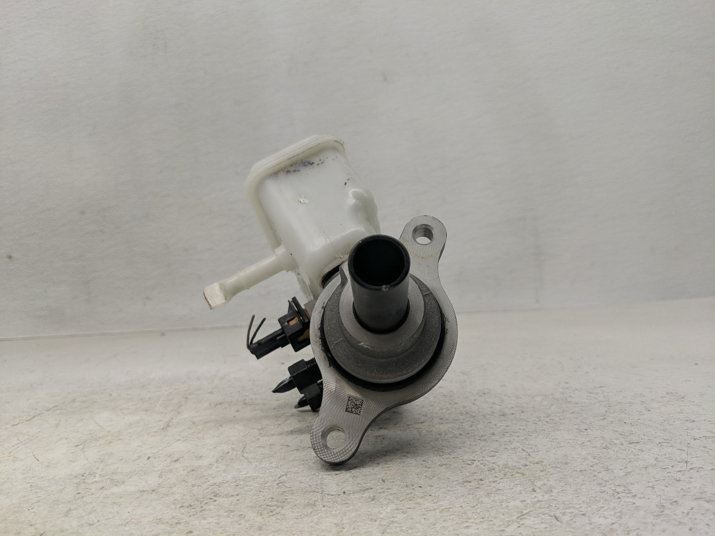 2012-2017 Hyundai Veloster Brake Master Cylinder - Oemusedautoparts1.com