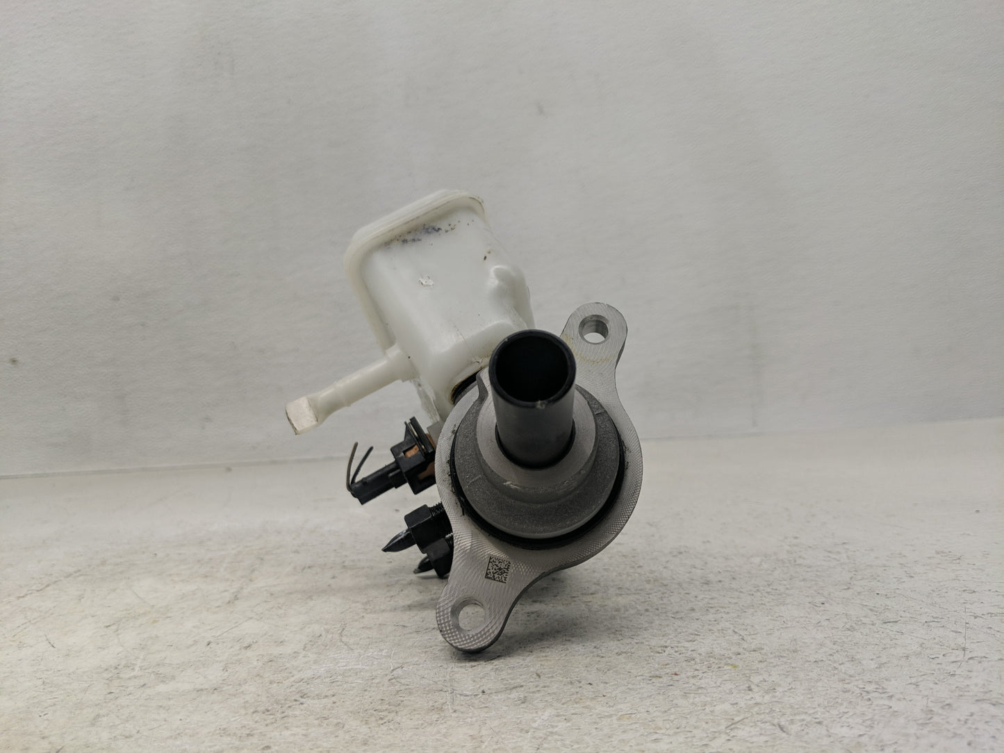 2012-2017 Hyundai Veloster Brake Master Cylinder - Oemusedautoparts1.com