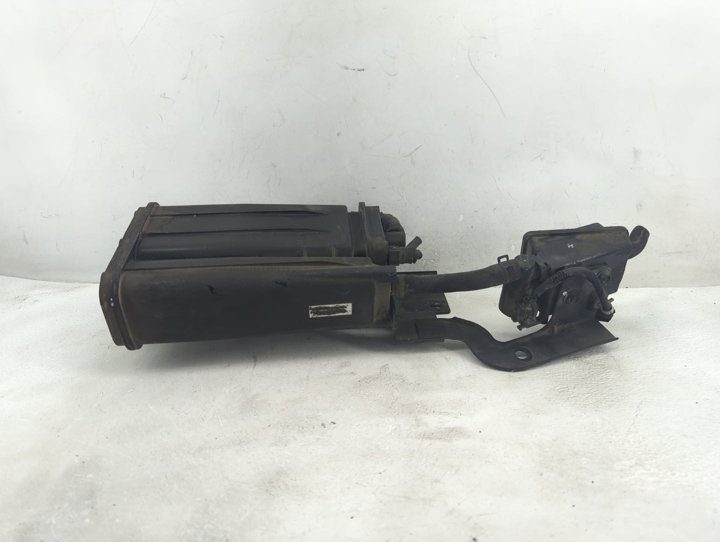 2017 Hyundai Veloster Fuel Vapor Charcoal Canister 1410988 - Oemusedautoparts1.com