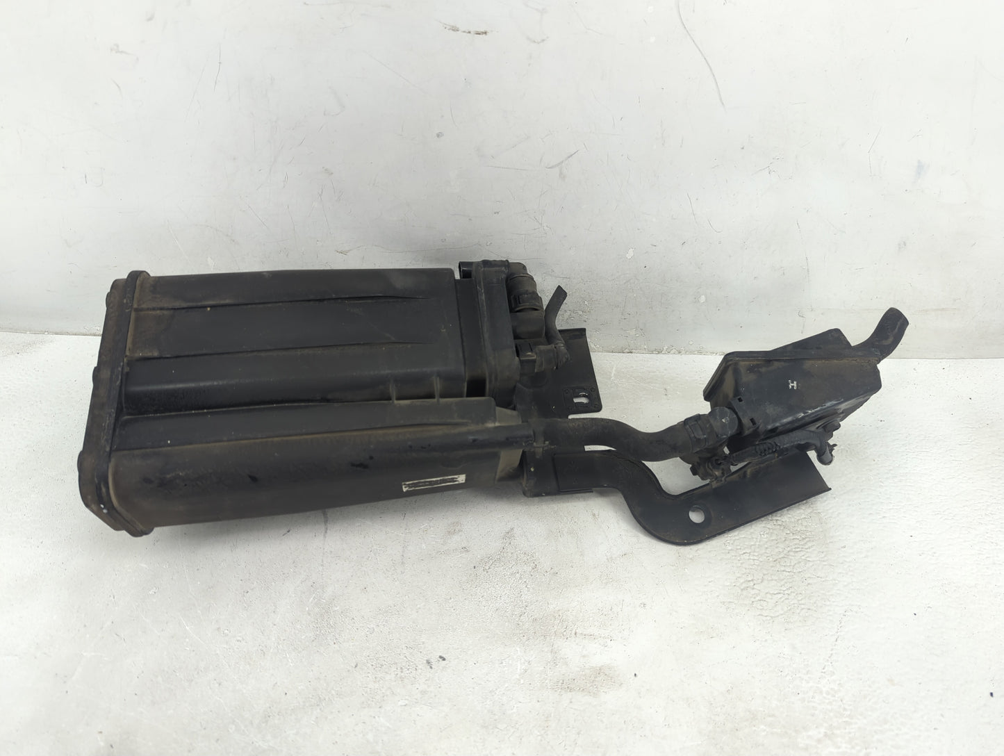 2017 Hyundai Veloster Fuel Vapor Charcoal Canister - Oemusedautoparts1.com