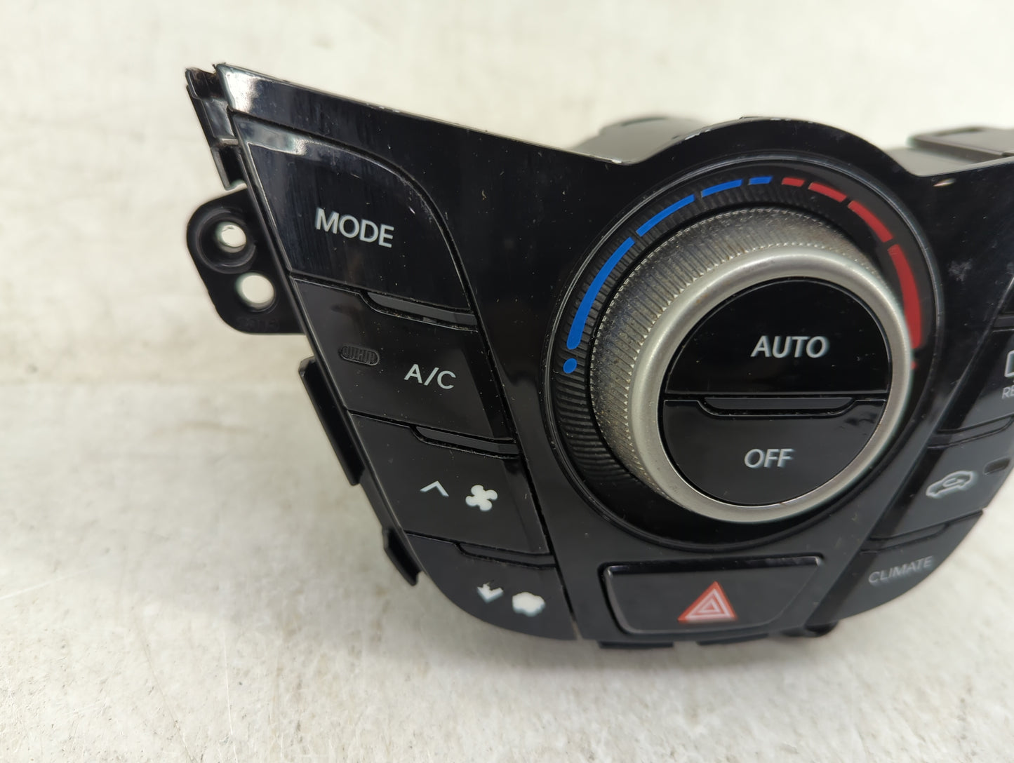 2016-2017 Hyundai Veloster Climate Control Module Temperature AC/Heater Replacement Fits Fits 2016 2017 OEM Used Auto Parts 