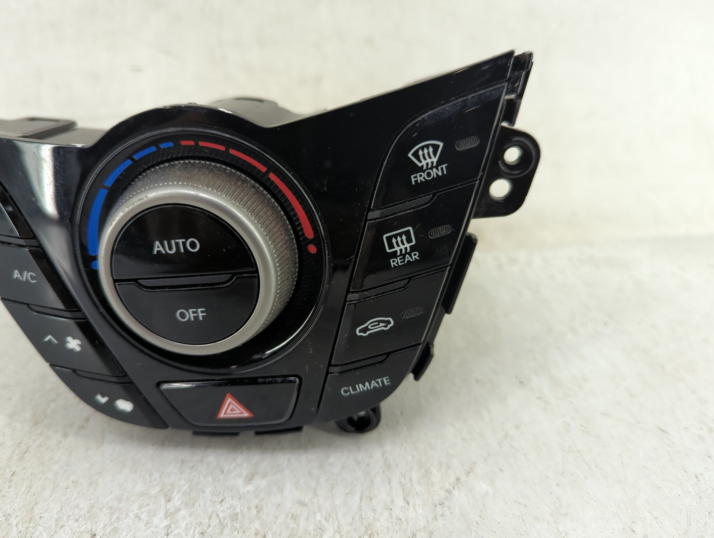 2016-2017 Hyundai Veloster Climate Control Module Temperature AC/Heater Replacement Fits Fits 2016 2017 OEM Used Auto Parts 