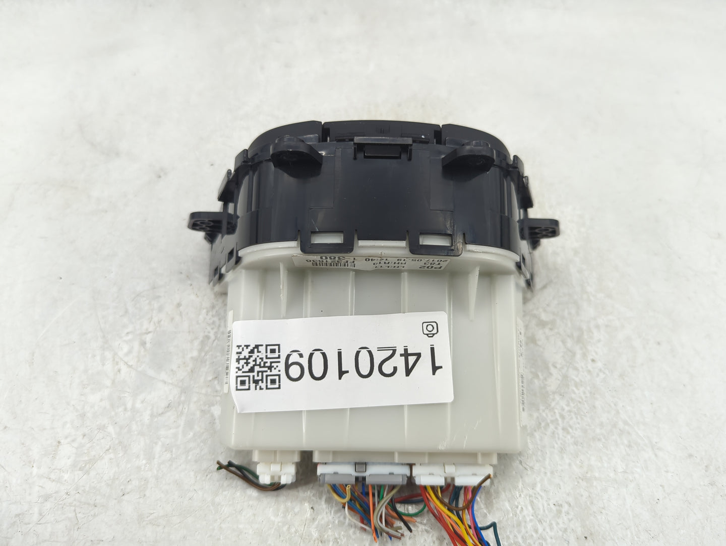 2016-2017 Hyundai Veloster Climate Control Module Temperature AC/Heater Replacement P/N:97250-2V520 Fits Fits 2016 2017 OEM 