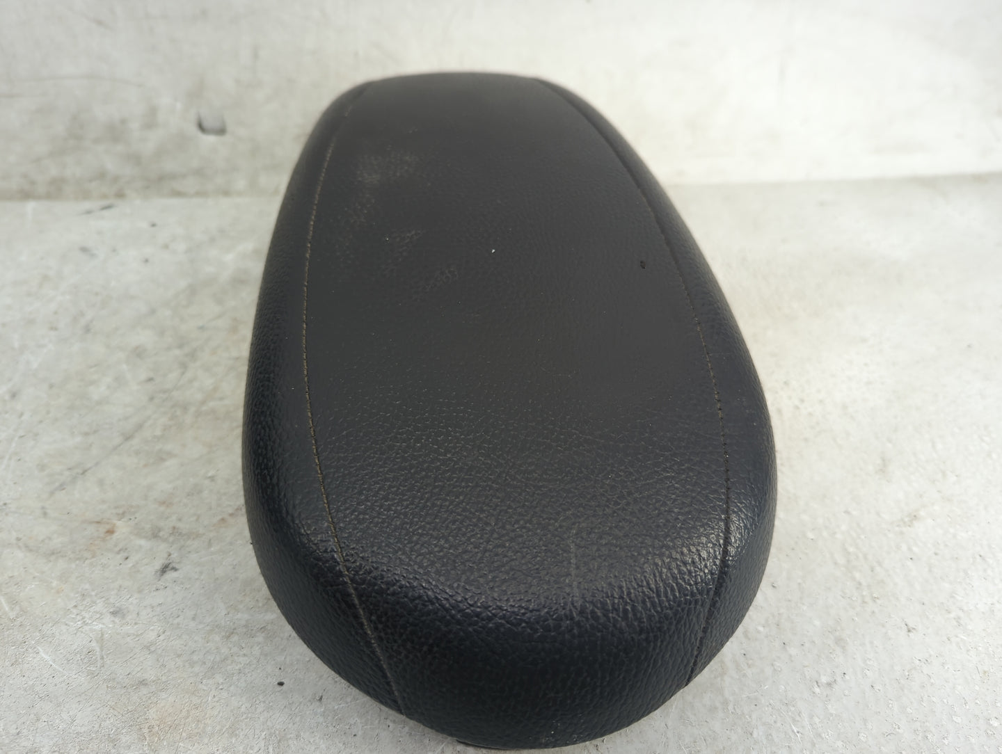 2017 Hyundai Veloster Center Console Armrest Cover Lid Fits OEM Used Auto Parts - Oemusedautoparts1.com