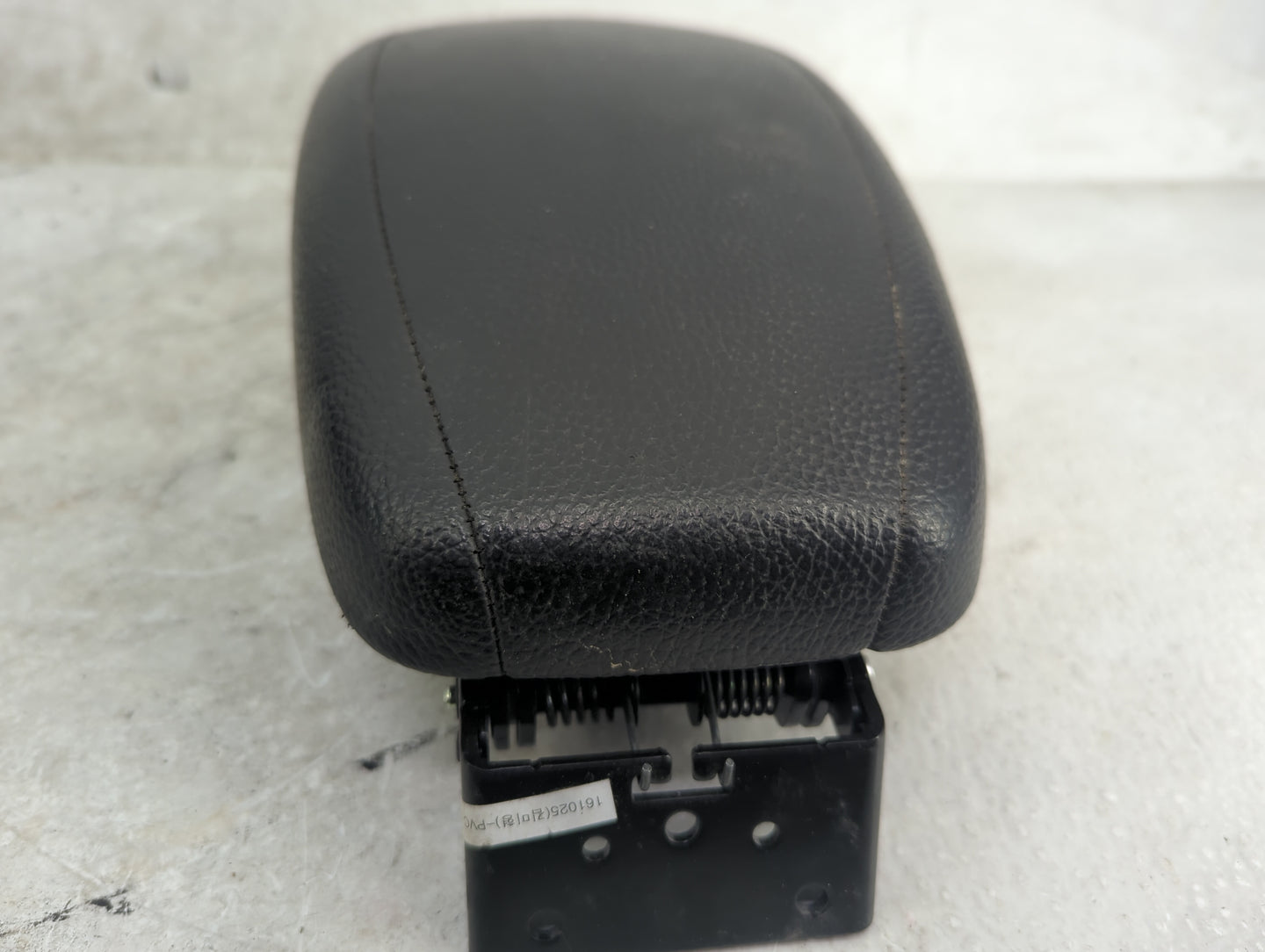 2017 Hyundai Veloster Center Console Armrest Cover Lid Fits OEM Used Auto Parts - Oemusedautoparts1.com