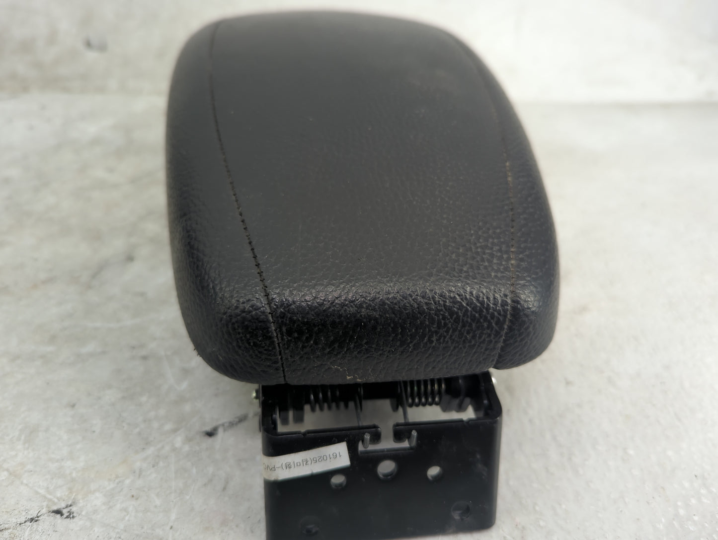 2017 Hyundai Veloster Center Console Armrest Cover Lid Fits OEM Used Auto Parts - Oemusedautoparts1.com