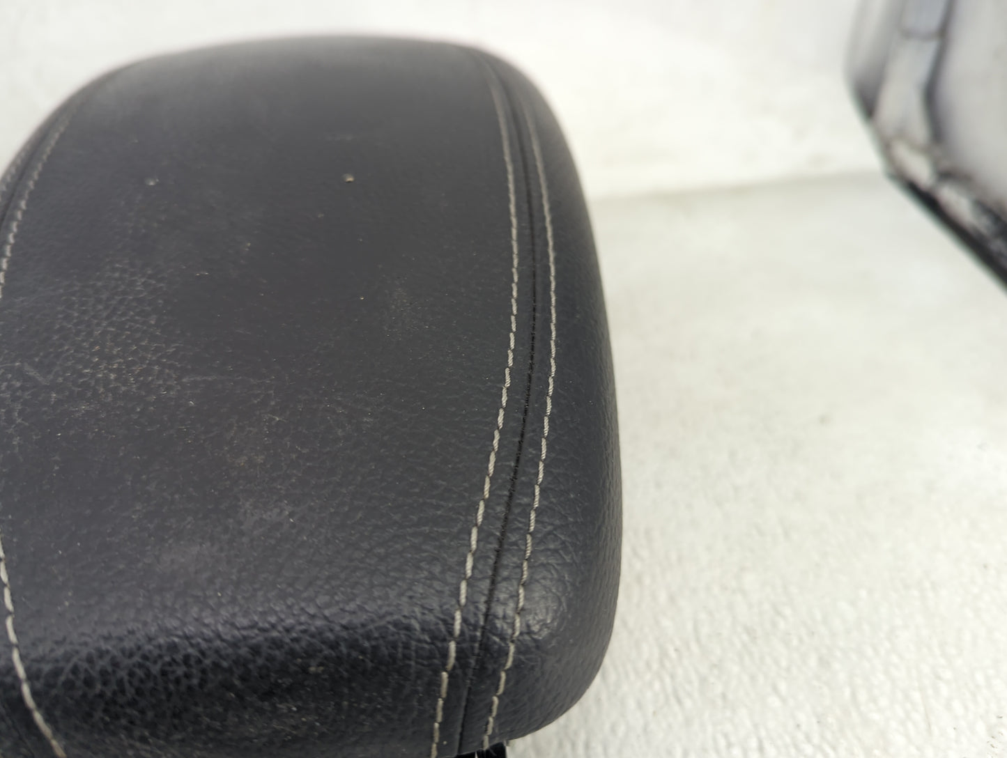 2017 Hyundai Veloster Center Console Armrest Cover Lid Fits OEM Used Auto Parts - Oemusedautoparts1.com