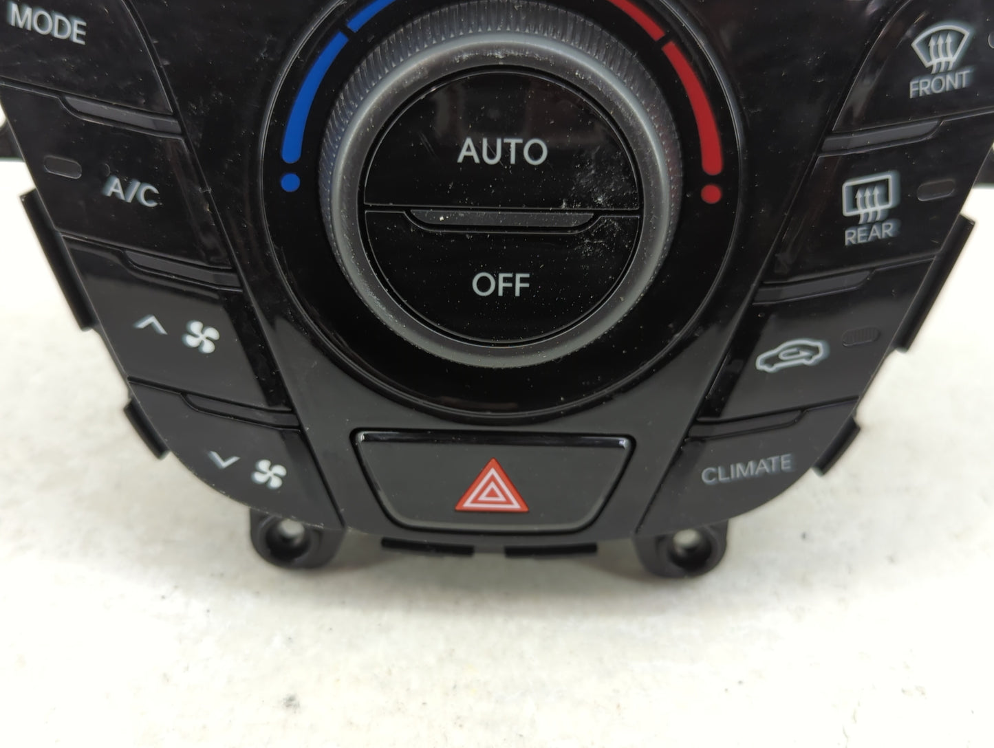 2016-2017 Hyundai Veloster Climate Control Module Temperature AC/Heater Replacement Fits Fits 2016 2017 OEM Used Auto Parts 