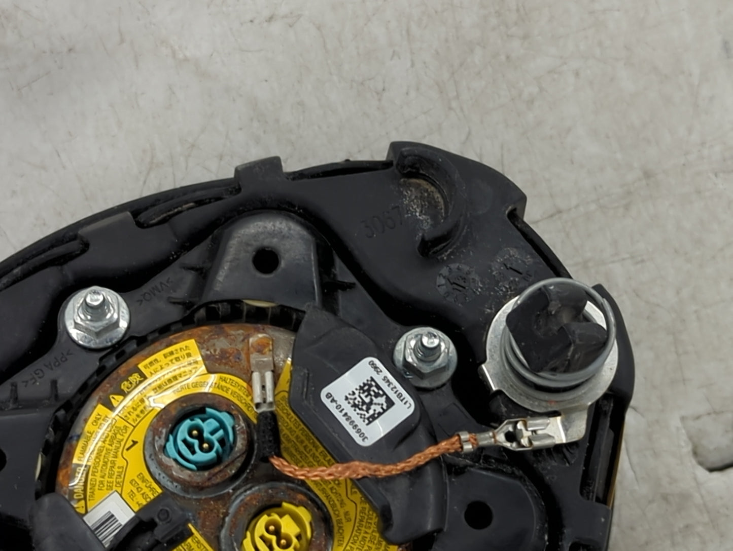 2012-2017 Hyundai Veloster Air Bag Driver Left Steering Wheel Mounted 1458772 - Oemusedautoparts1.com
