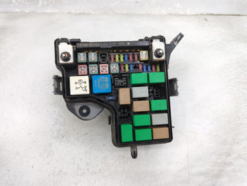 2015-2017 Hyundai Veloster Fusebox Fuse Box Panel Relay Module P/N:18790-01030 95210-2E000 Fits Fits 2015 2016 2017 OEM Used Auto Parts
