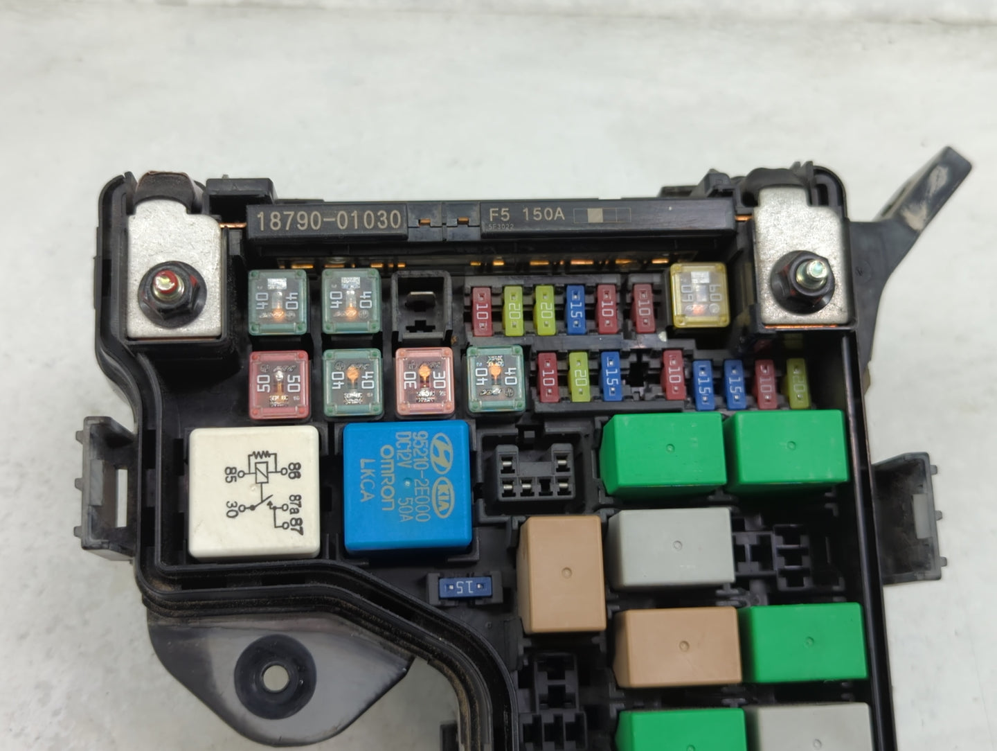 2015-2017 Hyundai Veloster Fusebox Fuse Box Panel Relay Module P/N:18790-01030 95210-2E000 Fits Fits 2015 2016 2017 OEM Used