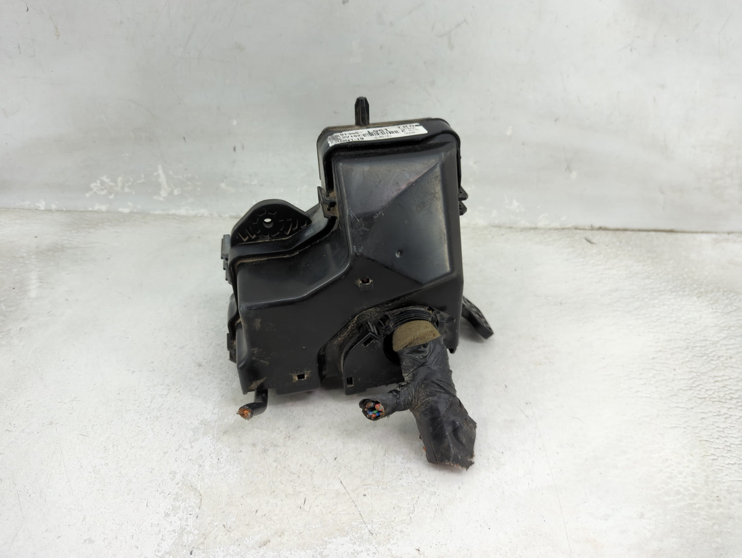 2015-2017 Hyundai Veloster Fusebox Fuse Box Panel Relay Module P/N:18790-01030 95210-2E000 Fits Fits 2015 2016 2017 OEM Used