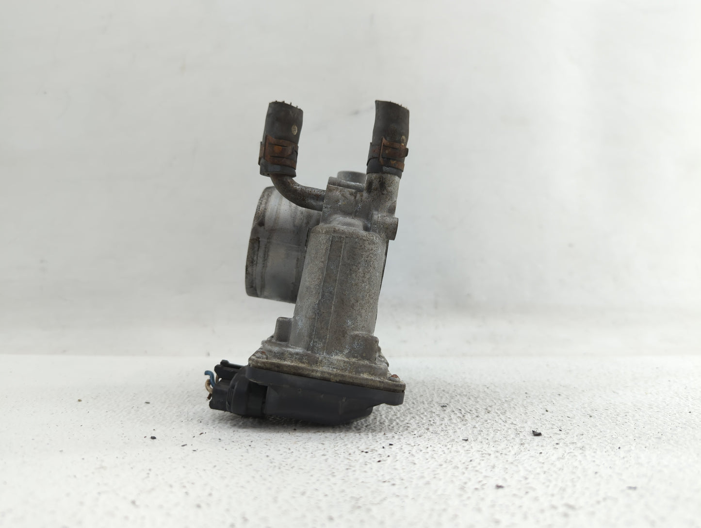 2012-2017 Hyundai Veloster Throttle Body P/N:35100-2B310 5302-1S02, 35100-2B300 Fits Fits 2012 2013 2014 2015 2016 2017 2018