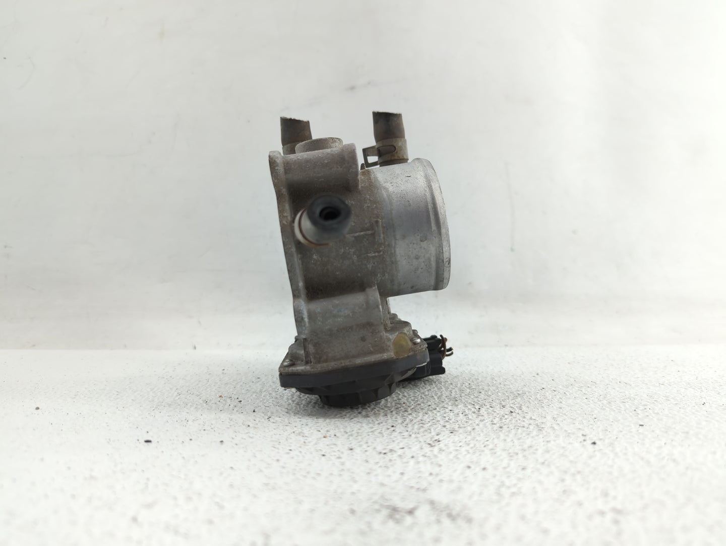 2012-2017 Hyundai Veloster Throttle Body P/N:35100-2B310 5302-1S02, 35100-2B300 Fits Fits 2012 2013 2014 2015 2016 2017 2018