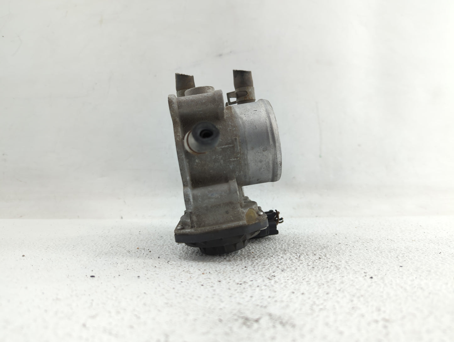 2012-2017 Hyundai Veloster Throttle Body P/N:35100-2B310 5302-1S02, 35100-2B300 Fits Fits 2012 2013 2014 2015 2016 2017 2018