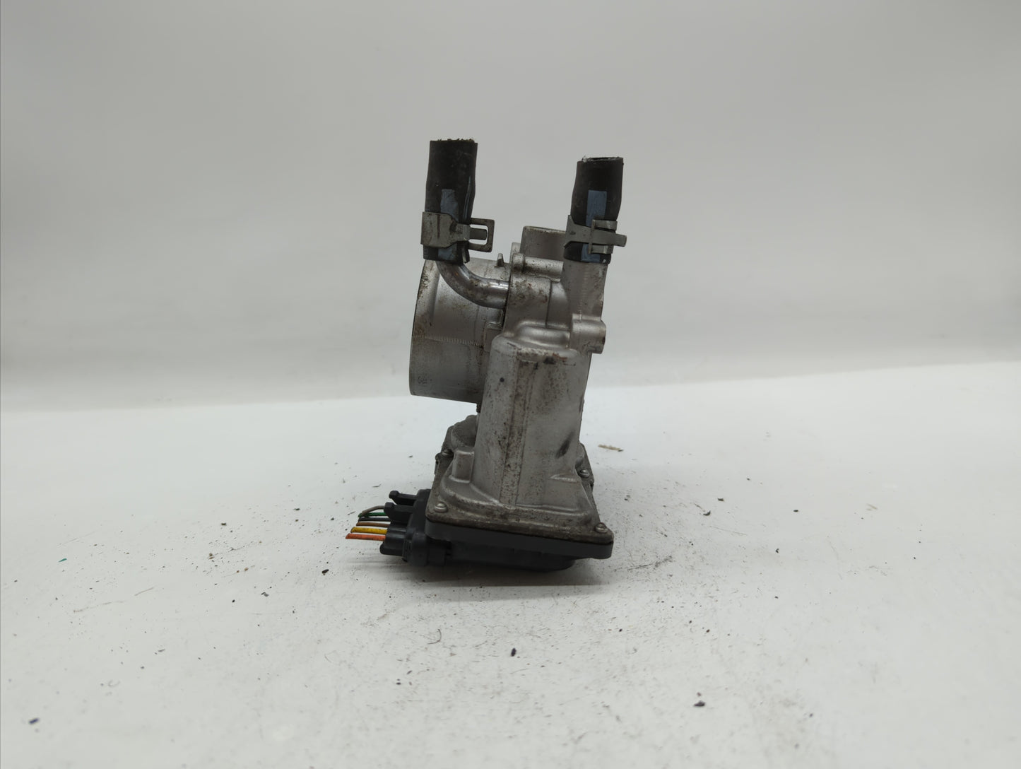 2012-2017 Hyundai Veloster Throttle Body P/N:35100-2B310 5302-1S02, 35100-2B300 Fits Fits 2012 2013 2014 2015 2016 2017 2018