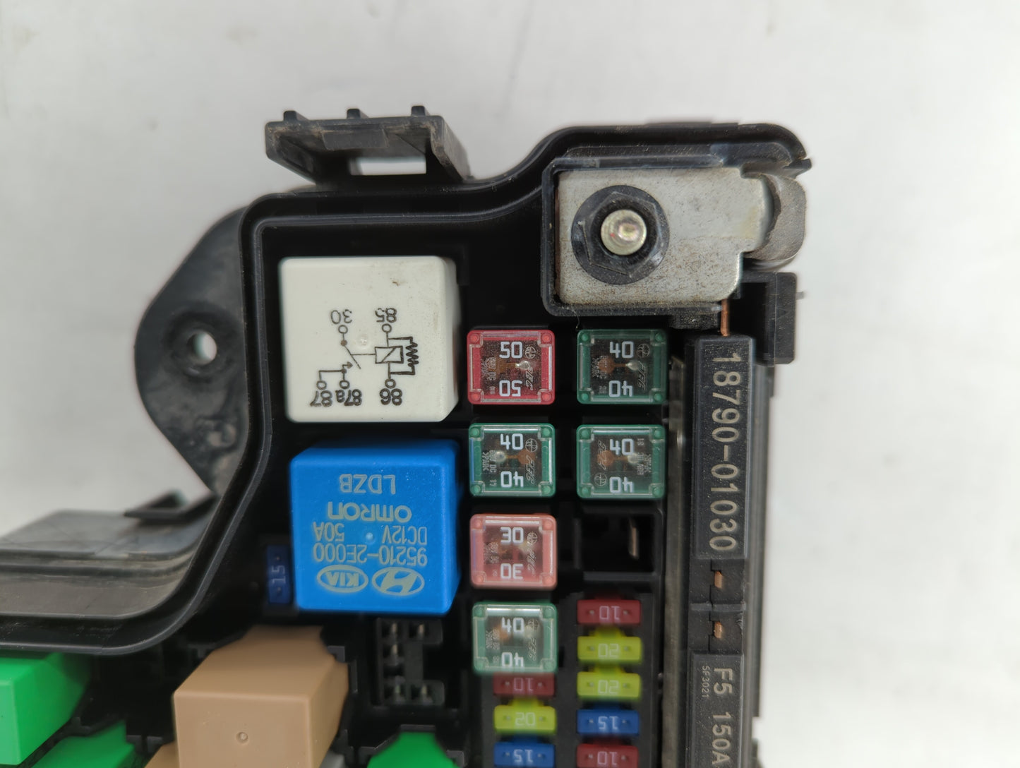 2017 Hyundai Veloster Fusebox Fuse Box Panel Relay Module P/N:N91305-2V157-14 Fits OEM Used Auto Parts - Oemusedautoparts1.c