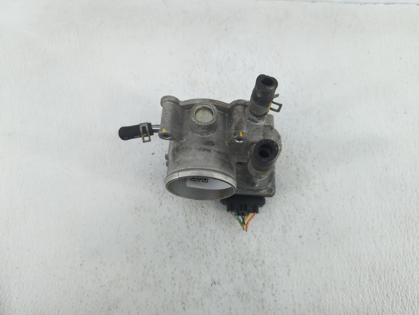 2012-2017 Hyundai Veloster Throttle Body P/N:35100-2B300 Fits Fits 2012 2013 2014 2015 2016 2017 2018 2019 OEM Used Auto Par