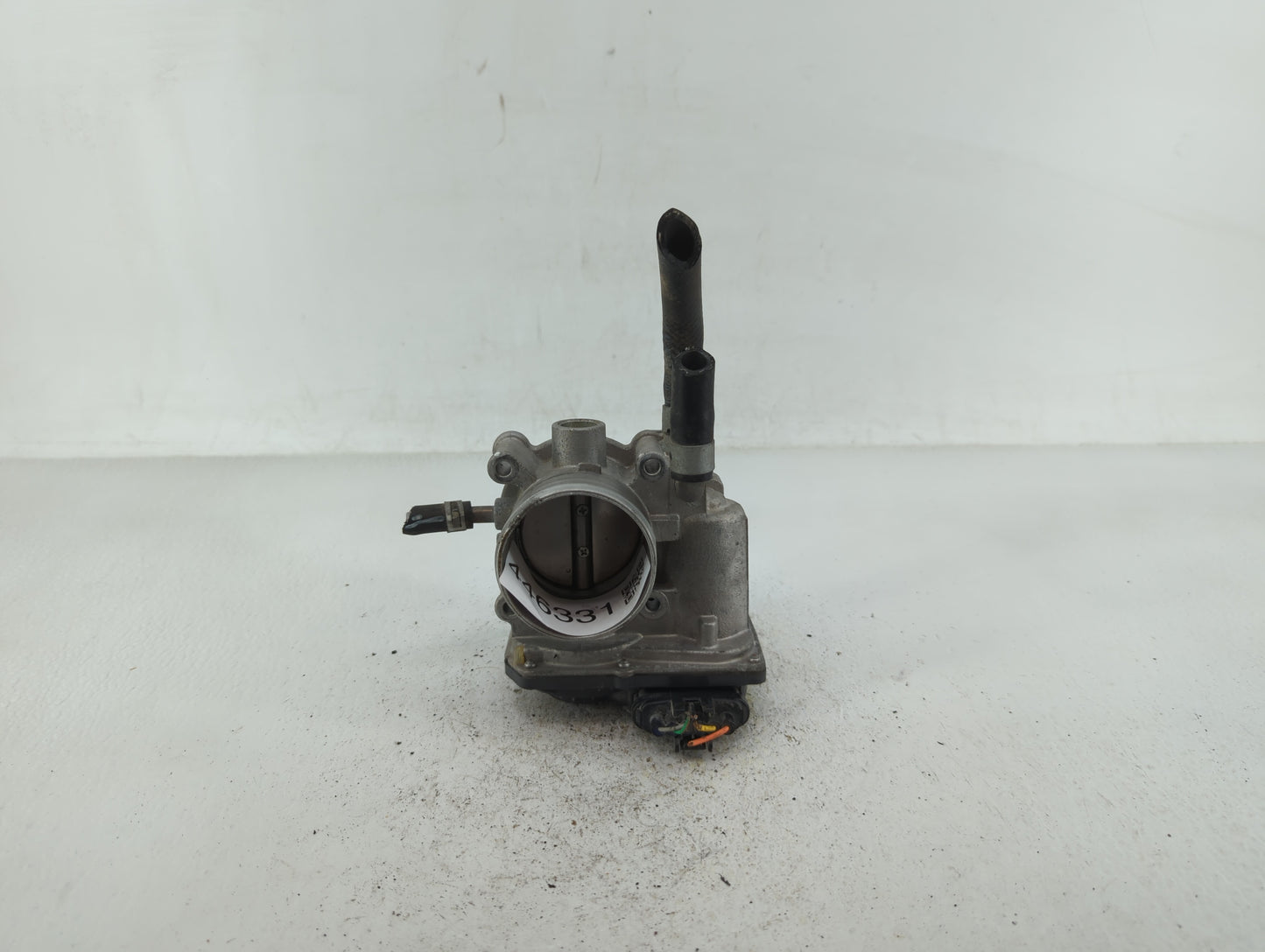 2012-2017 Hyundai Veloster Throttle Body P/N:35100-2B300 Fits Fits 2012 2013 2014 2015 2016 2017 2018 2019 OEM Used Auto Par