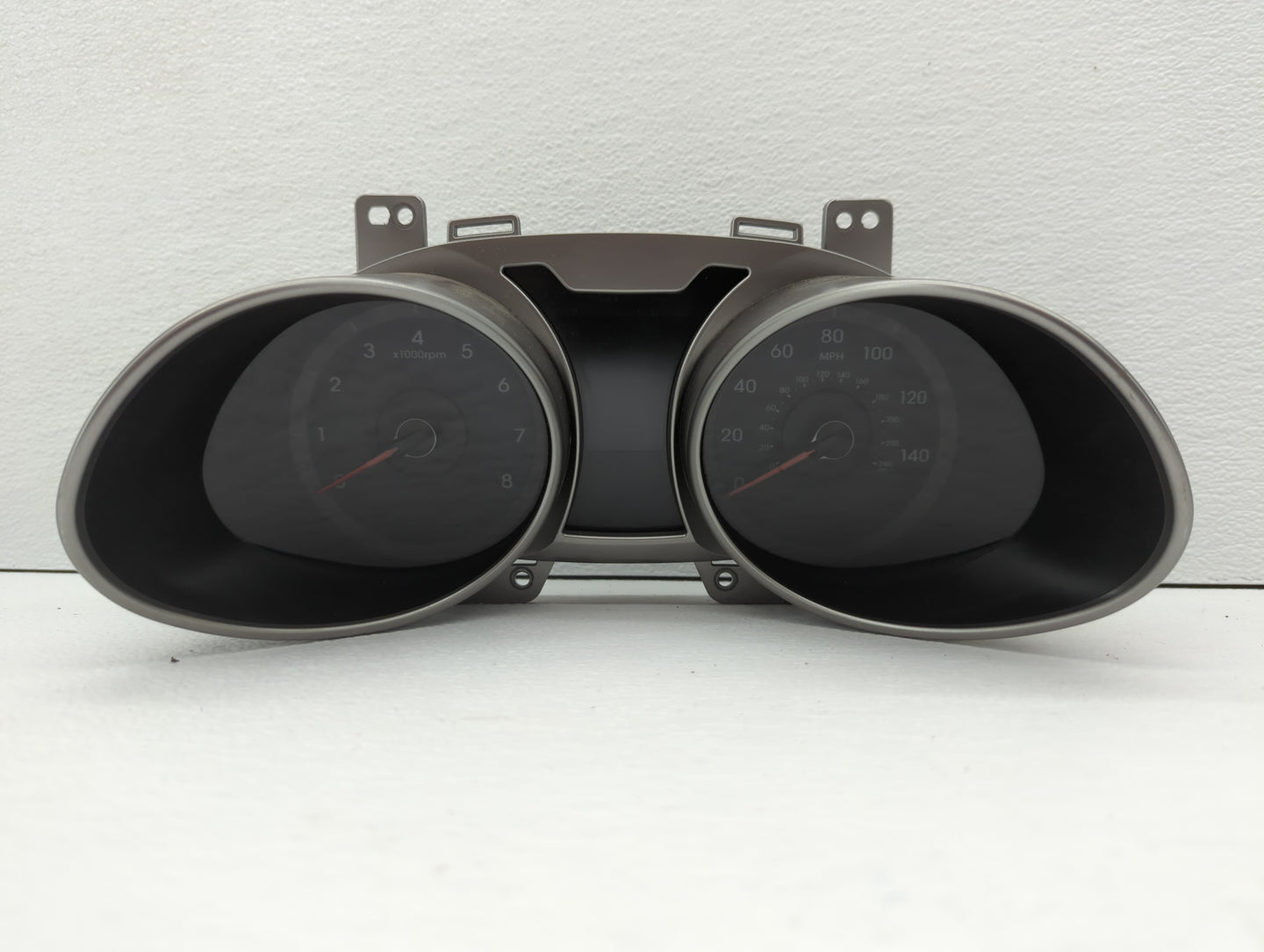 2016-2017 Hyundai Veloster Instrument Cluster Speedometer Gauges P/N:94031-2B201RDR 94031-2V240 Fits Fits 2016 2017 OEM Used