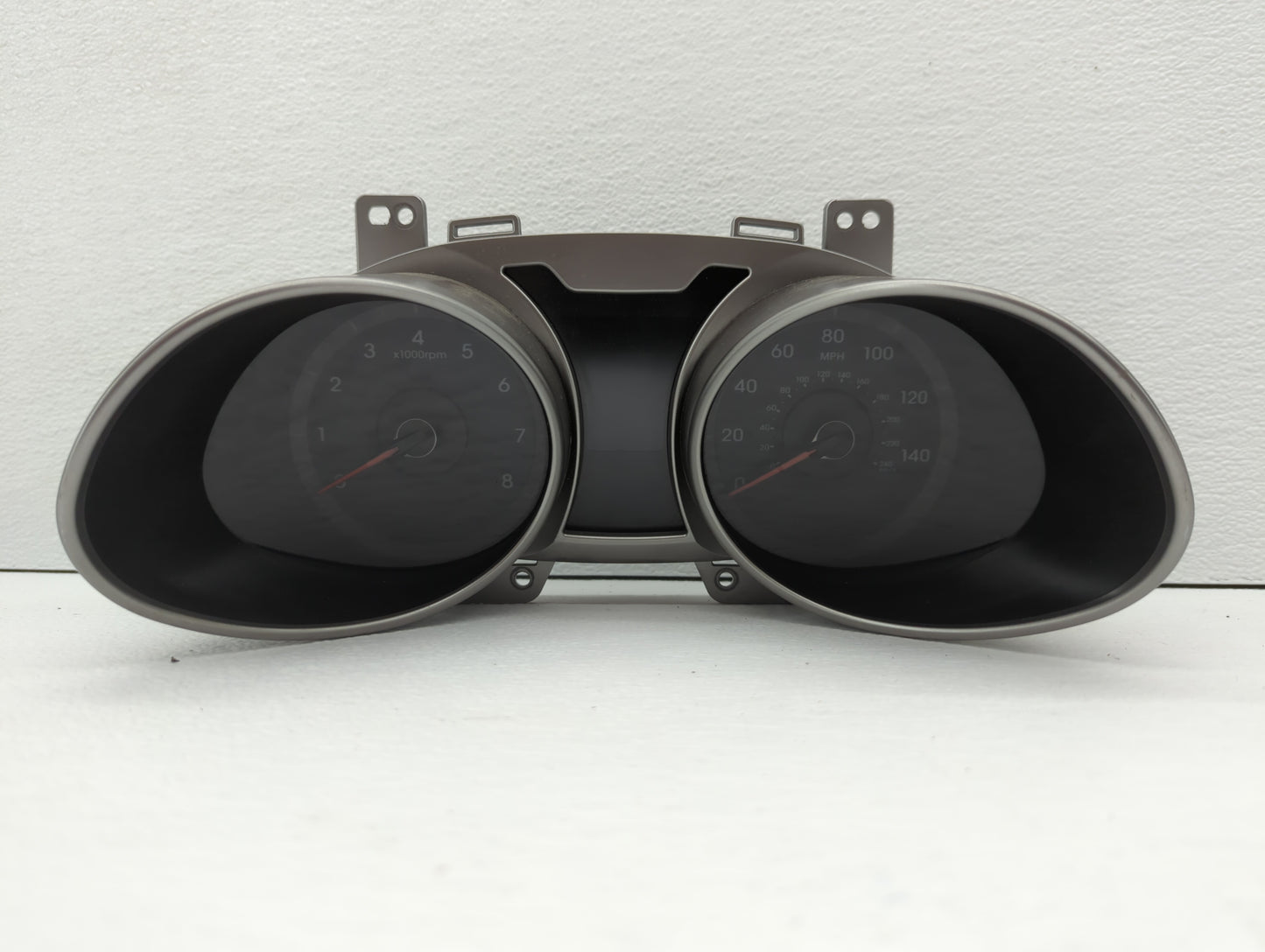2016-2017 Hyundai Veloster Instrument Cluster Speedometer Gauges P/N:94031-2B201RDR 94031-2V240 Fits Fits 2016 2017 OEM Used