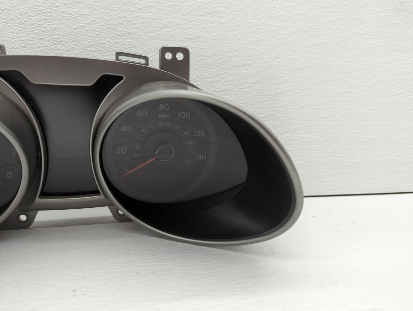 2016-2017 Hyundai Veloster Instrument Cluster Speedometer Gauges P/N:94031-2B201RDR 94031-2V240 Fits Fits 2016 2017 OEM Used