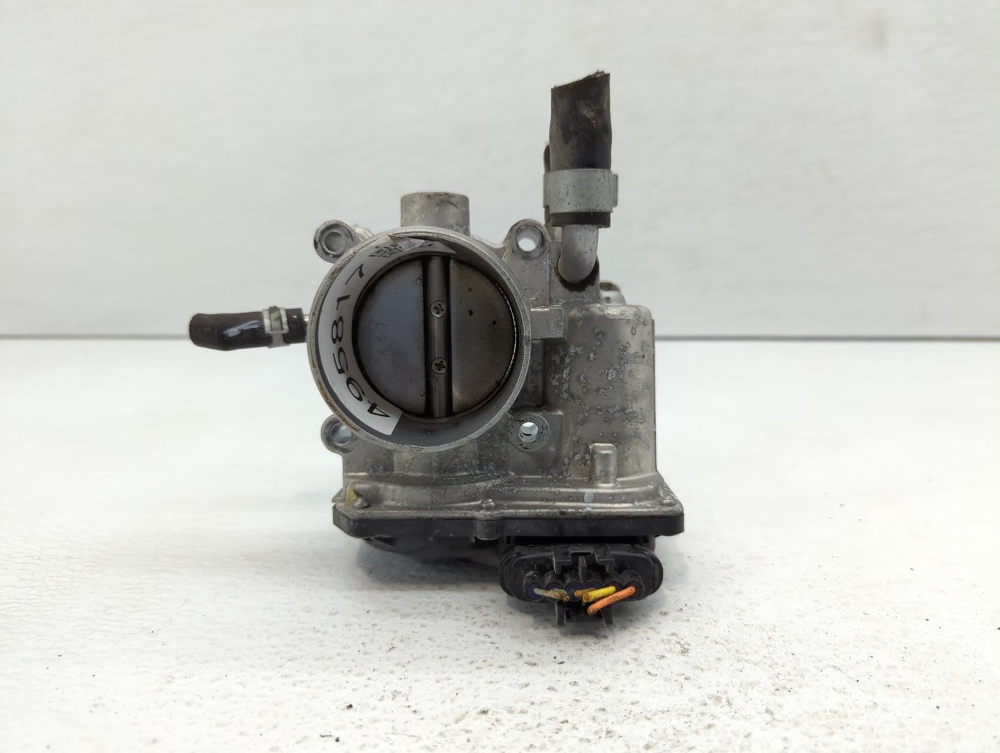2012-2017 Hyundai Veloster Throttle Body P/N:35100-2B300 Fits Fits 2012 2013 2014 2015 2016 2017 2018 2019 OEM Used Auto Par