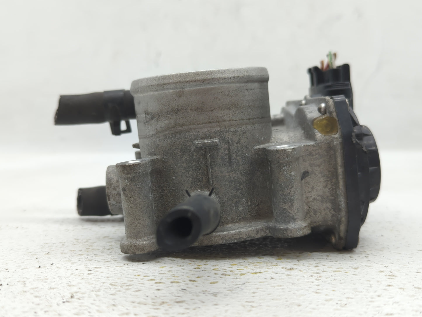 2012-2017 Hyundai Veloster Throttle Body P/N:35100-2B300 Fits Fits 2012 2013 2014 2015 2016 2017 2018 2019 OEM Used Auto Par