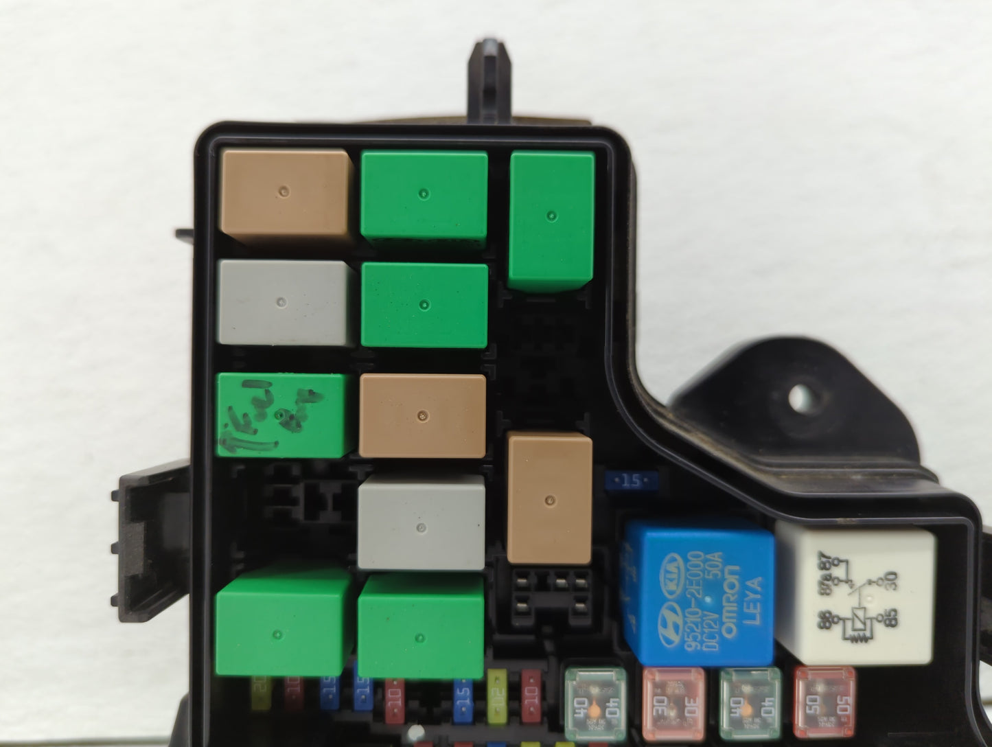 2015-2017 Hyundai Veloster Fusebox Fuse Box Panel Relay Module P/N:91305-2V157 Fits Fits 2015 2016 2017 OEM Used Auto Parts 