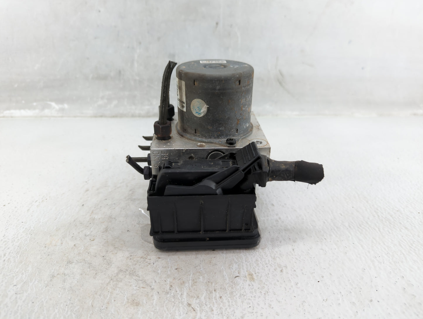 2015-2017 Hyundai Veloster ABS Pump Control Module Replacement P/N:58920-2V480 Fits Fits 2015 2016 2017 OEM Used Auto Parts 