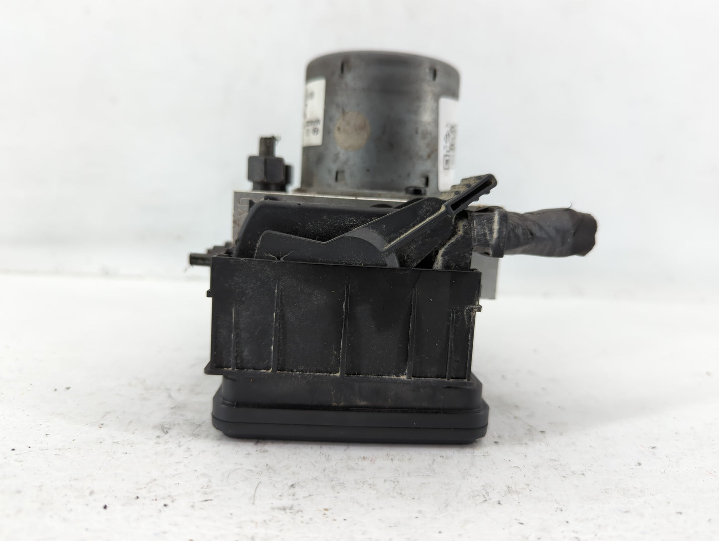 2015-2017 Hyundai Veloster ABS Pump Control Module Replacement P/N:58920-2V480 Fits Fits 2015 2016 2017 OEM Used Auto Parts 