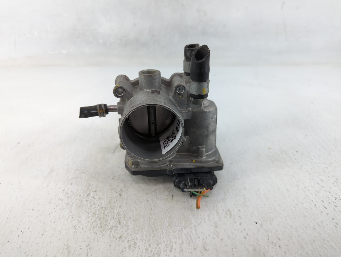 2012-2017 Hyundai Veloster Throttle Body P/N:35100-2B300 Fits Fits 2012 2013 2014 2015 2016 2017 2018 2019 OEM Used Auto Par