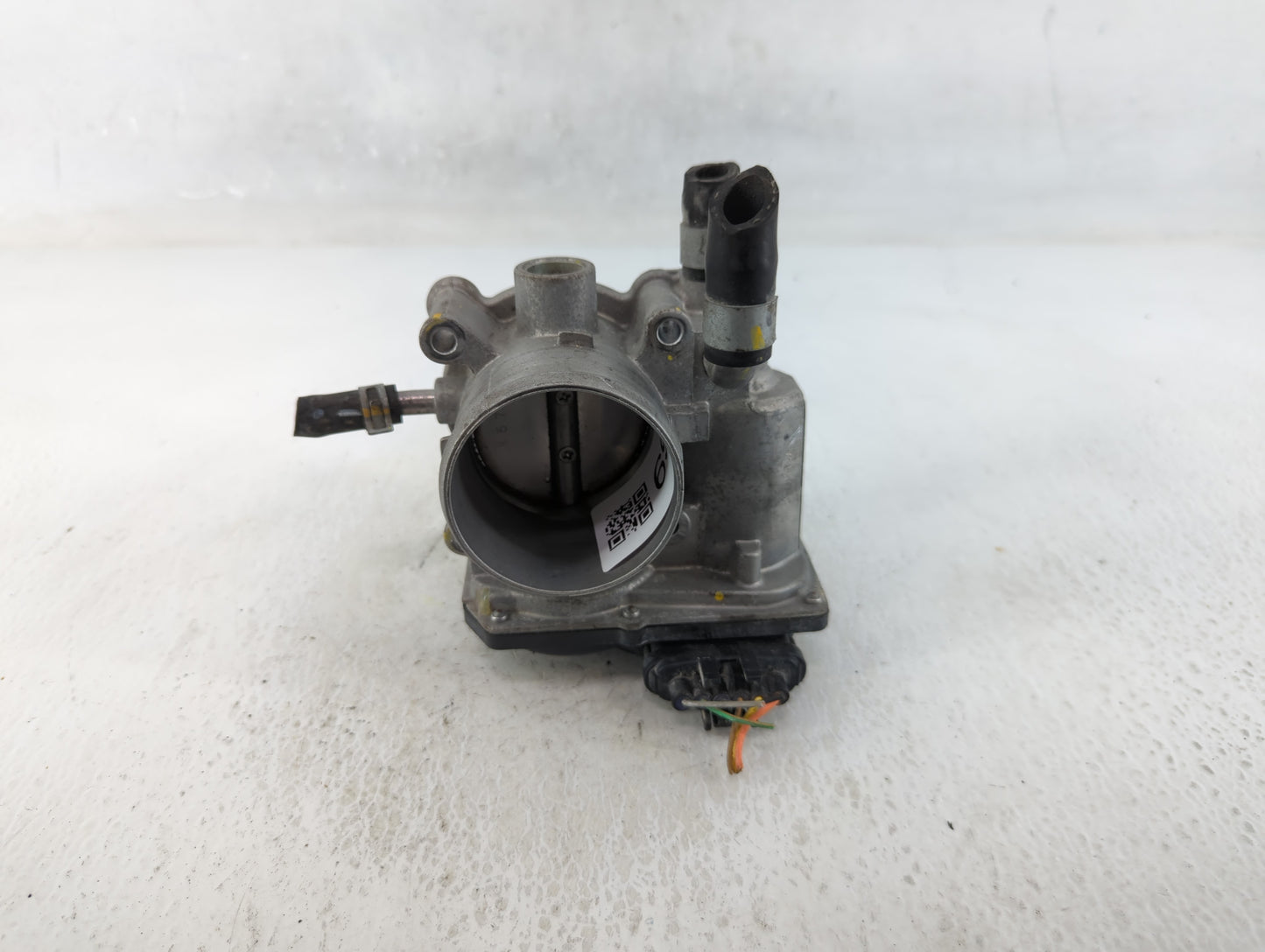 2012-2017 Hyundai Veloster Throttle Body P/N:35100-2B300 Fits Fits 2012 2013 2014 2015 2016 2017 2018 2019 OEM Used Auto Par